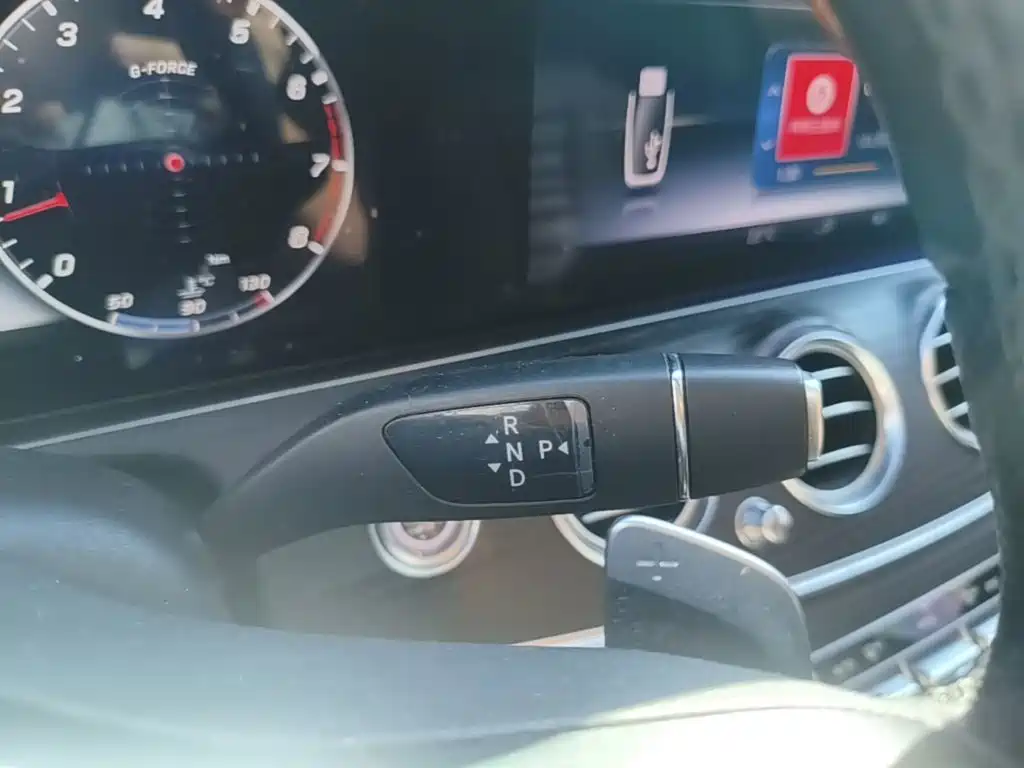 Mercedes-Benz E-Class — миниатюра 14