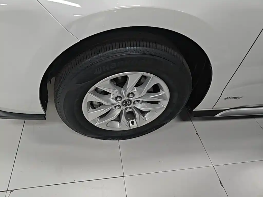 Toyota Granvia — миниатюра 23