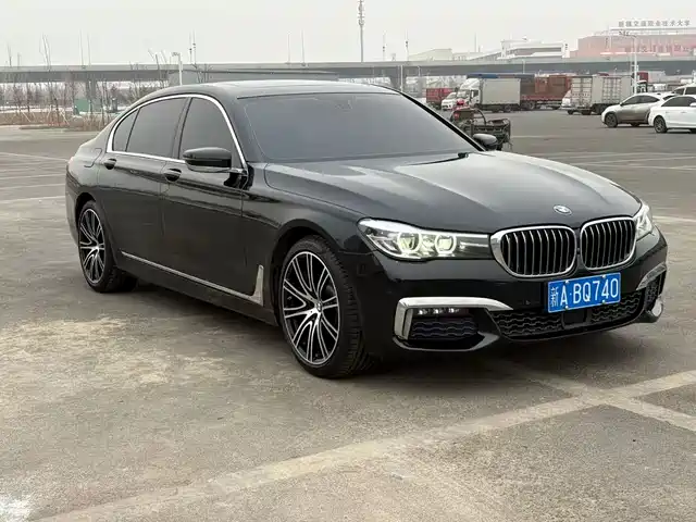 BMW 7 SERIES