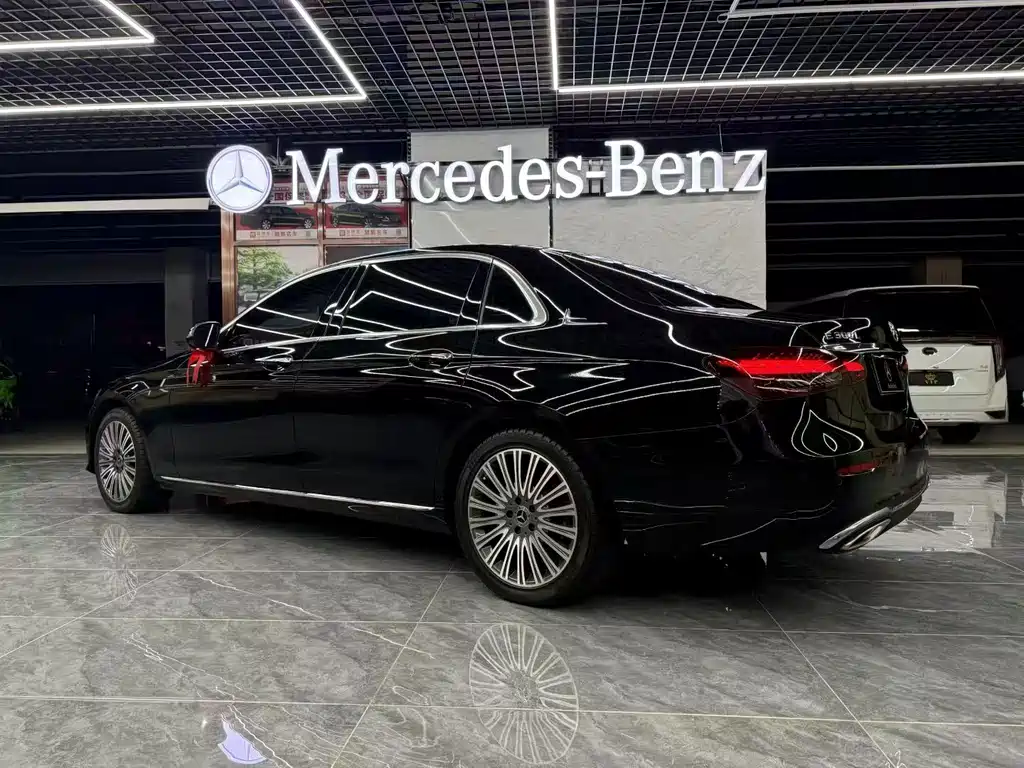 Mercedes-Benz E-Class — миниатюра 4