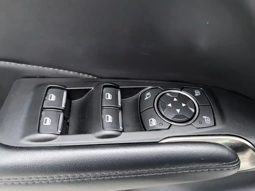 Lincoln MKC — миниатюра 9