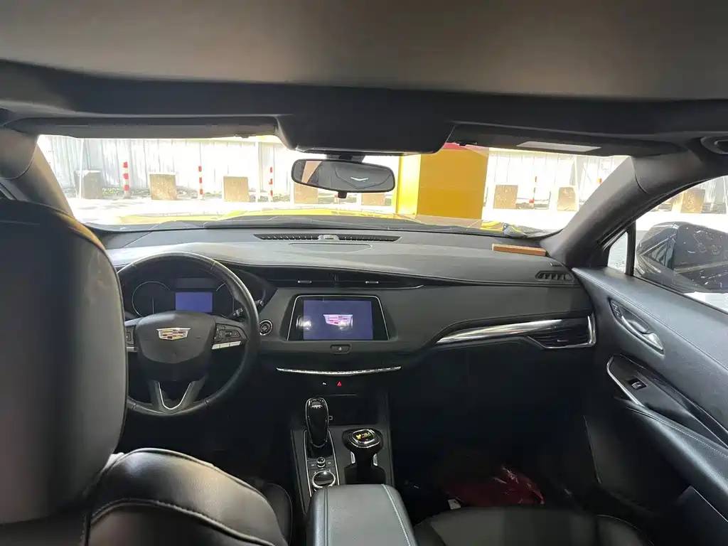 Cadillac XT4 — миниатюра 6