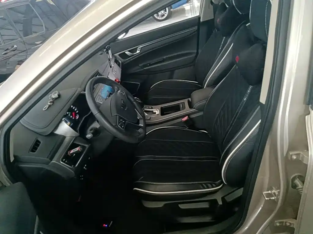 Geely Emgrand GS — миниатюра 15