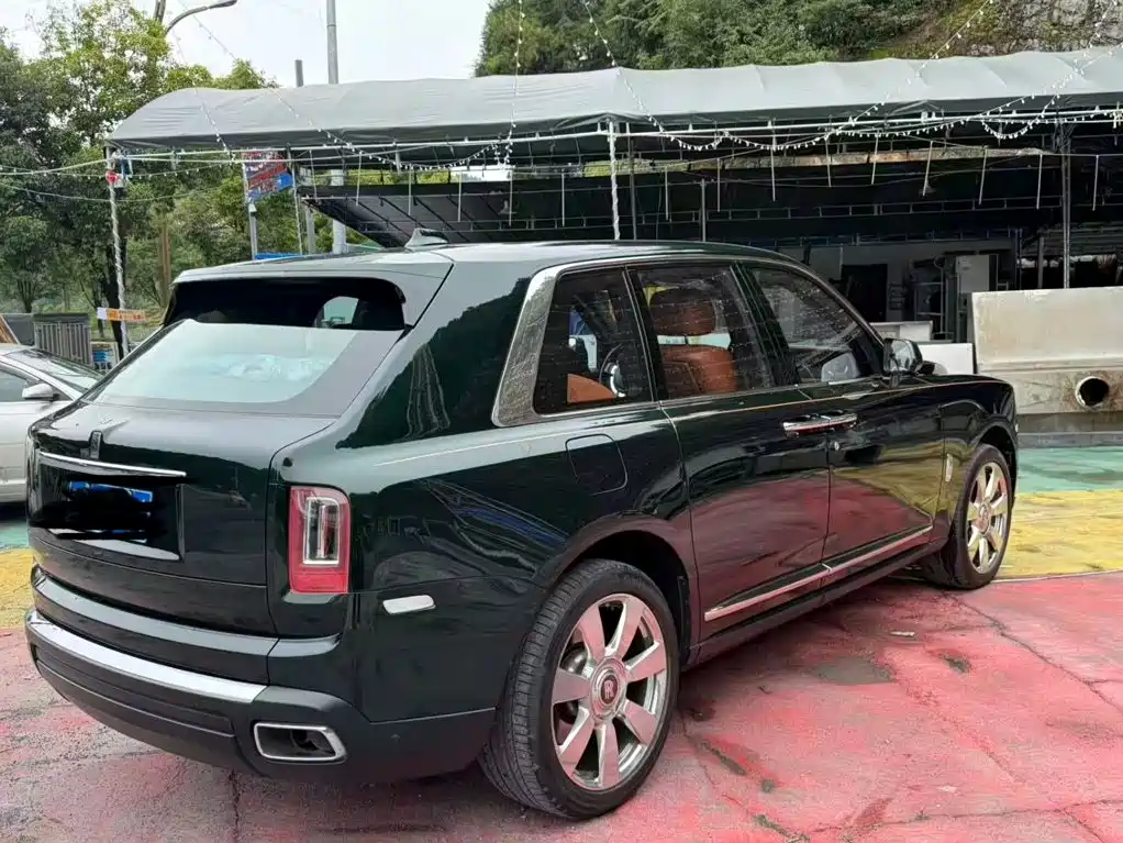 Rolls-Royce Cullinan — миниатюра 2
