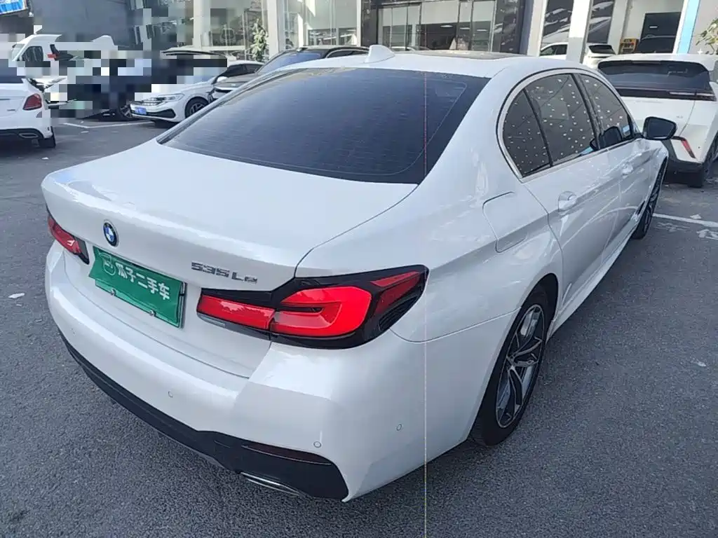 BMW 5 Series New Energy — миниатюра 7