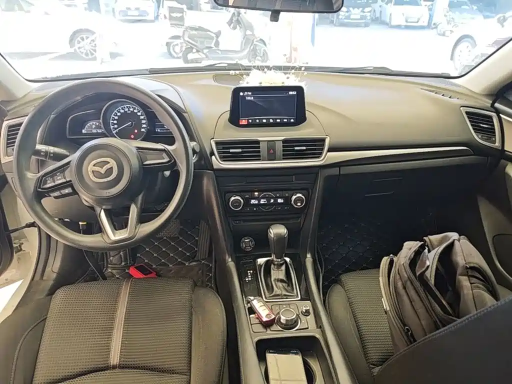 Mazda 3 Axela — миниатюра 10