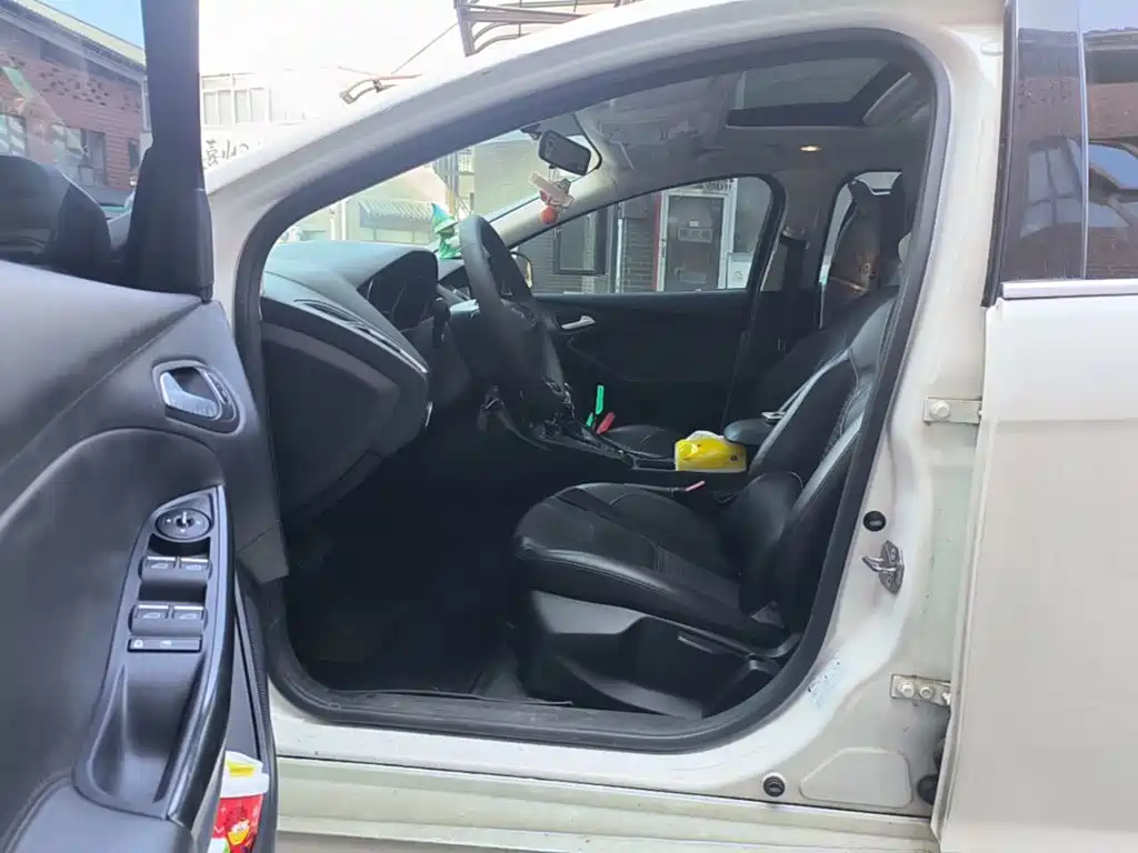 Ford Focus — миниатюра 16