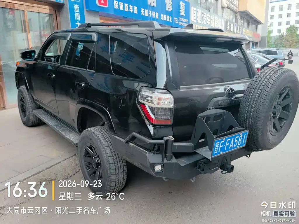 Toyota 4Runner — миниатюра 8