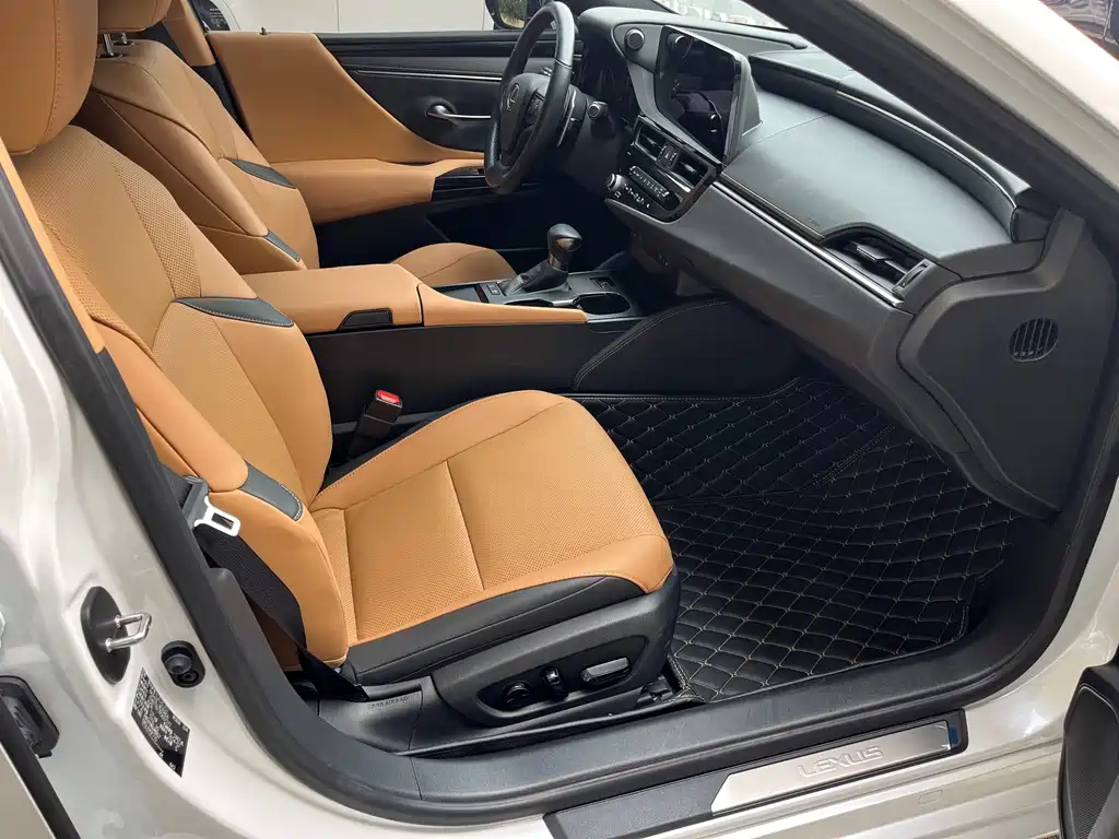 Lexus ES — миниатюра 11
