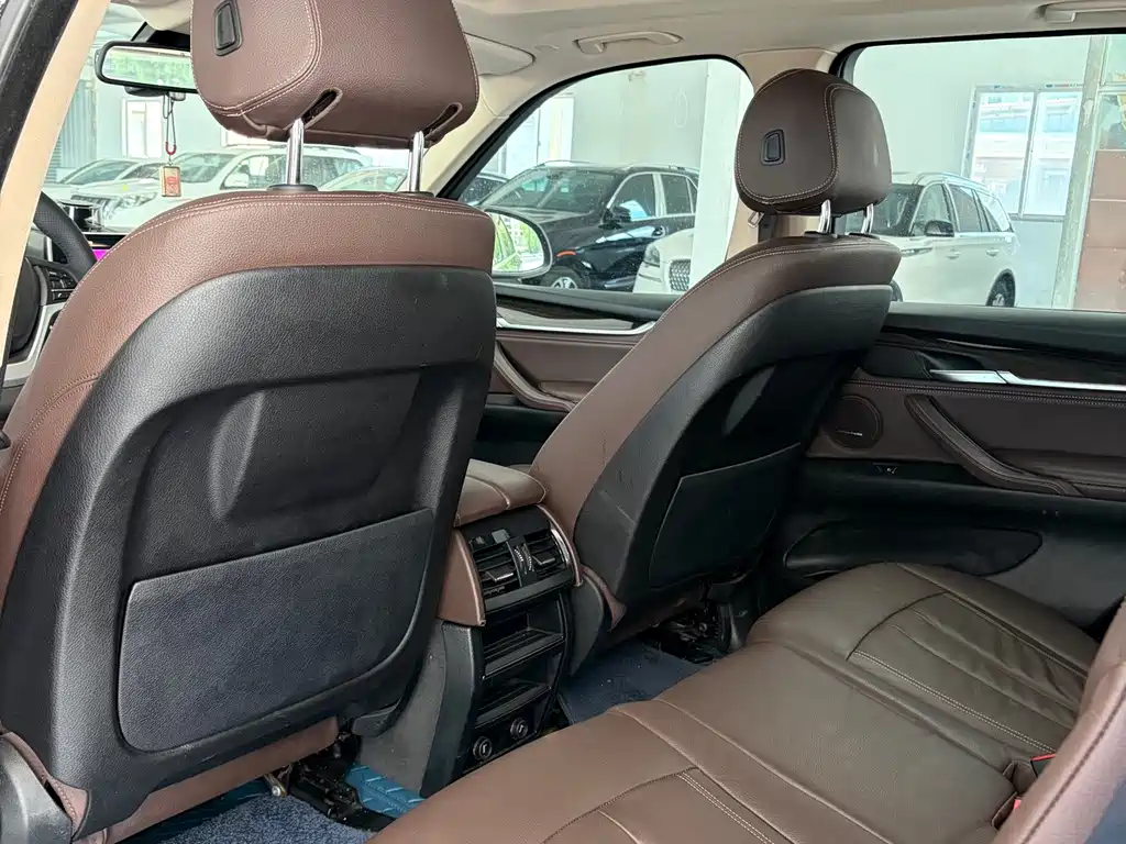 BMW X5 (Import) — миниатюра 11