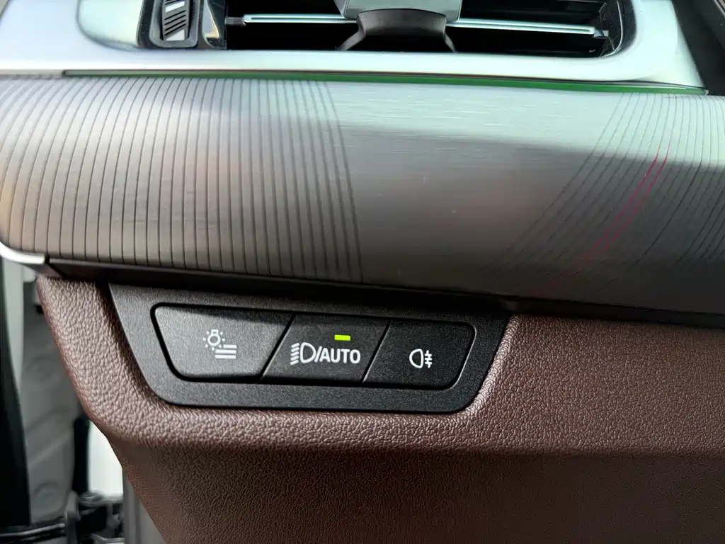 BMW iX1 — миниатюра 5