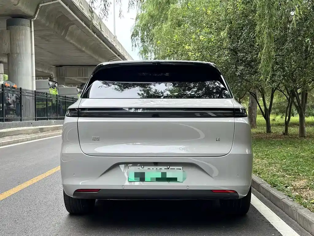 Li Auto L6 2024 Pro