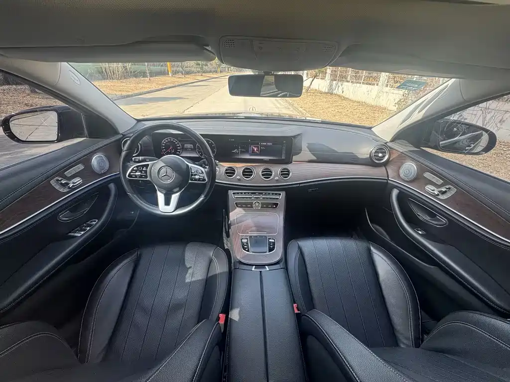 MERCEDES-BENZ E CLASS