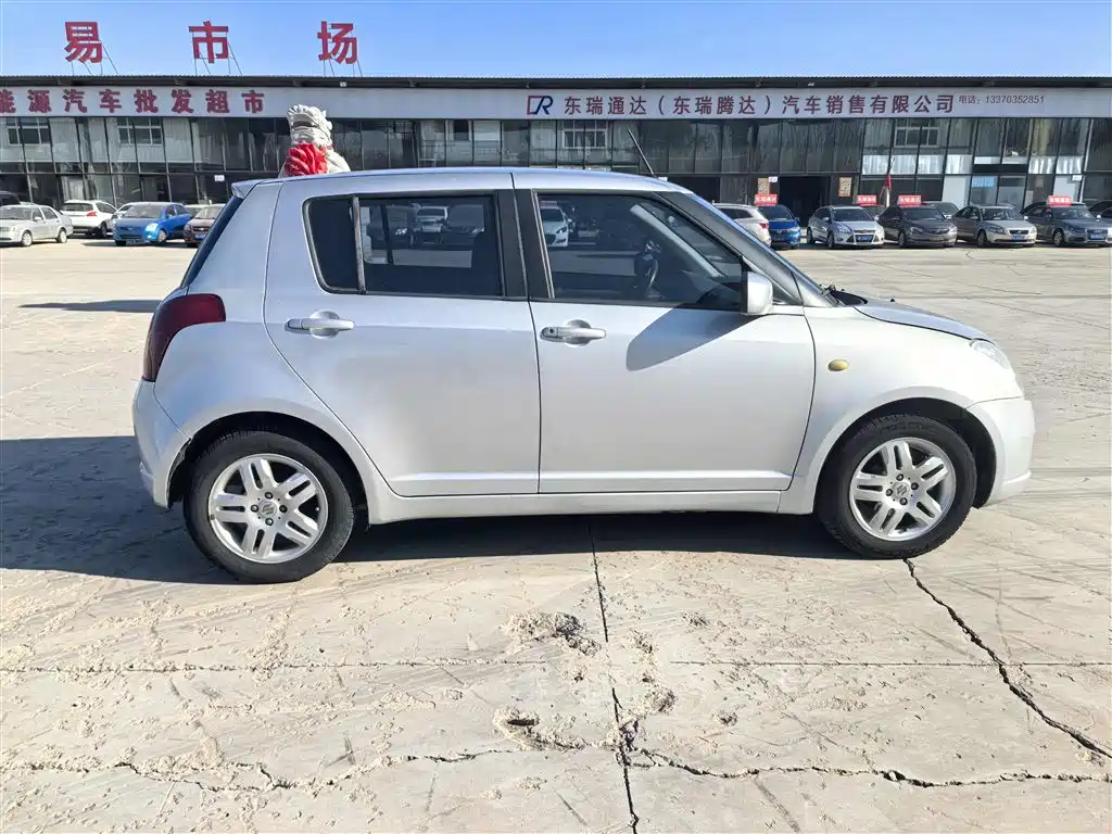 Suzuki Swift 1.3L Auto Value Edition, фото 10