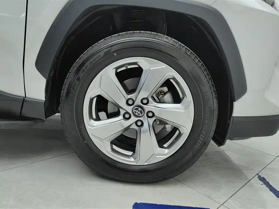 Toyota RAV4 2022 2.0L CVT Plus
