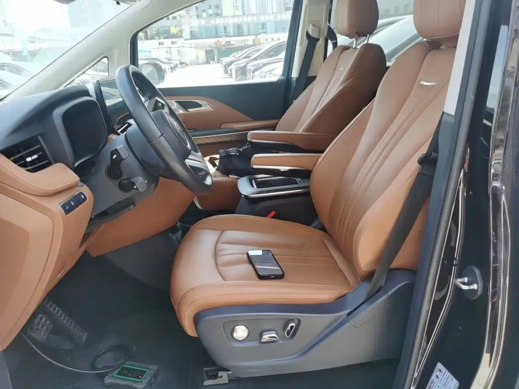 Hongqi Hongqi HQ9 PHEV — миниатюра 11