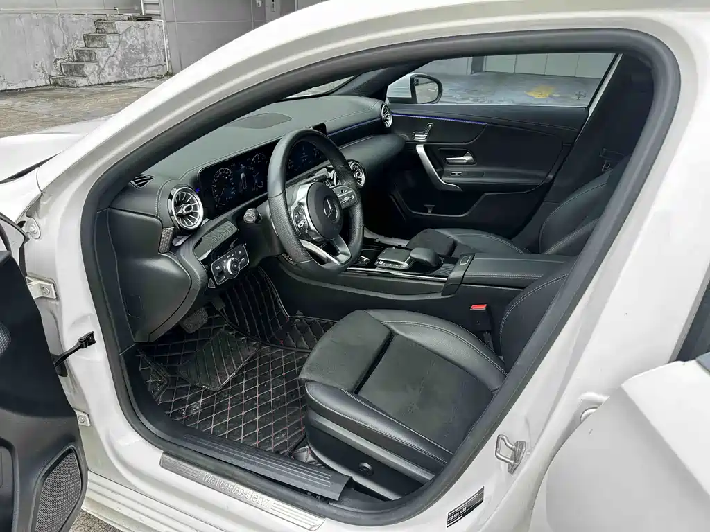 Mercedes-Benz A-Class — миниатюра 7