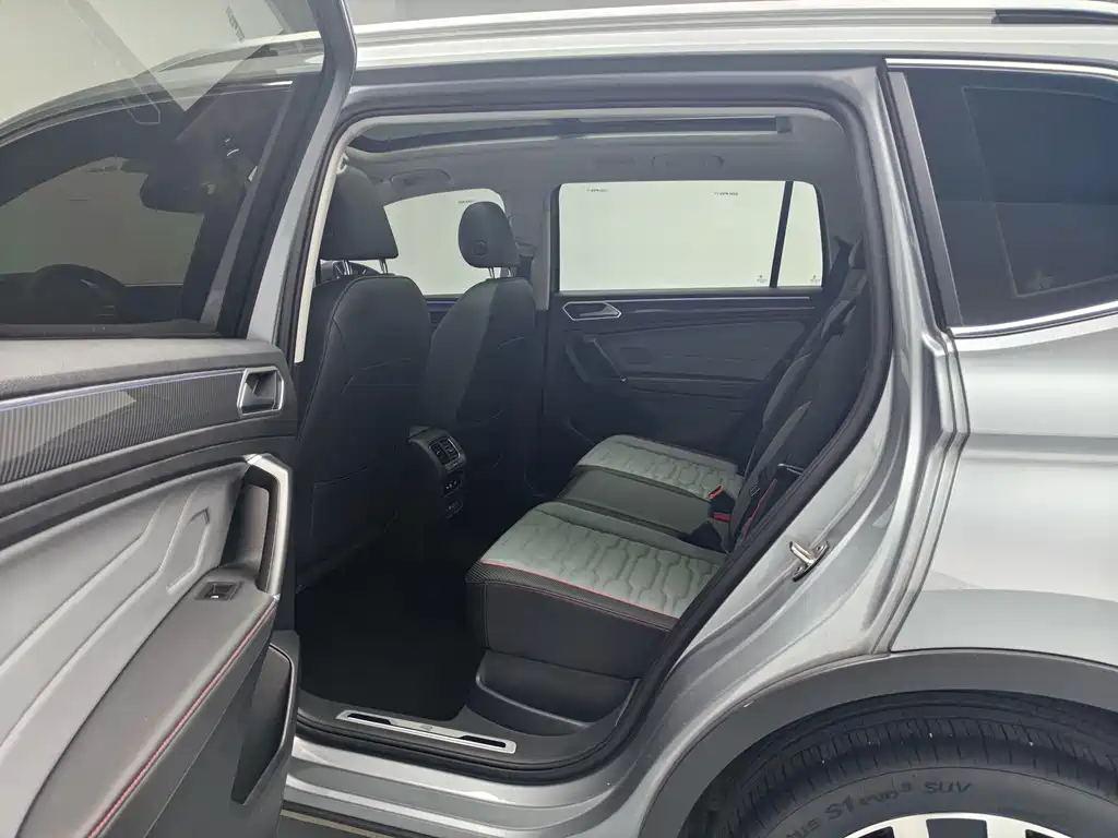 Volkswagen Tiguan L — миниатюра 7