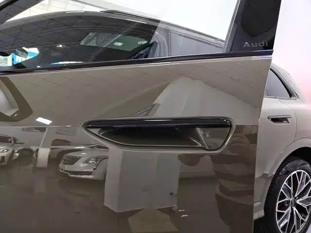 Audi Q5L — миниатюра 10