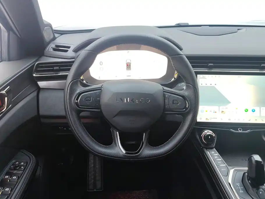 Lynk & Co 01 EM-P — миниатюра 15