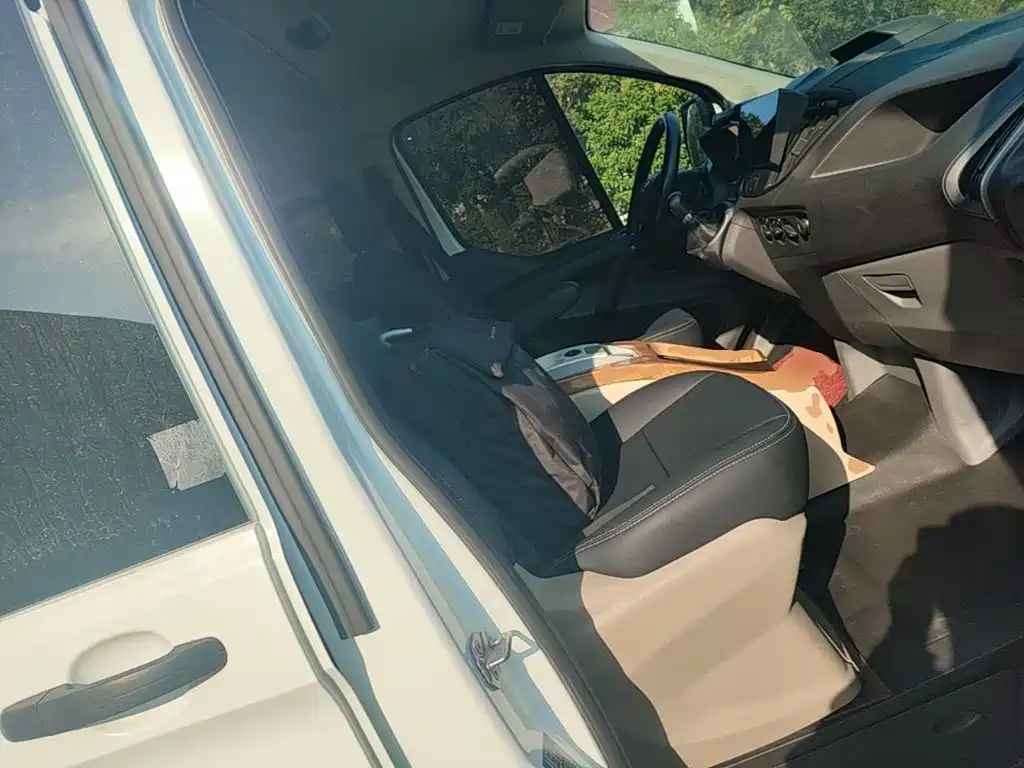 Ford Transit — миниатюра 25