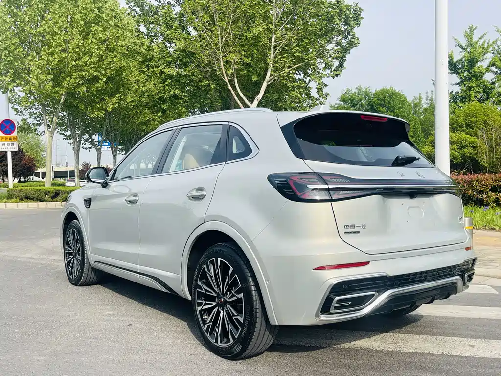 Hongqi HS5 2023 2.0T Pro
