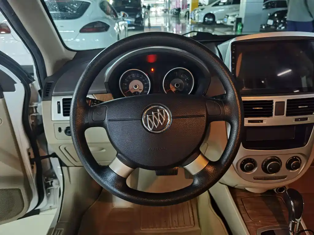 Buick Excelle — миниатюра 9