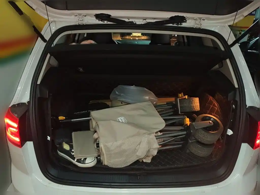 Volkswagen Golf Sportsvan — миниатюра 20