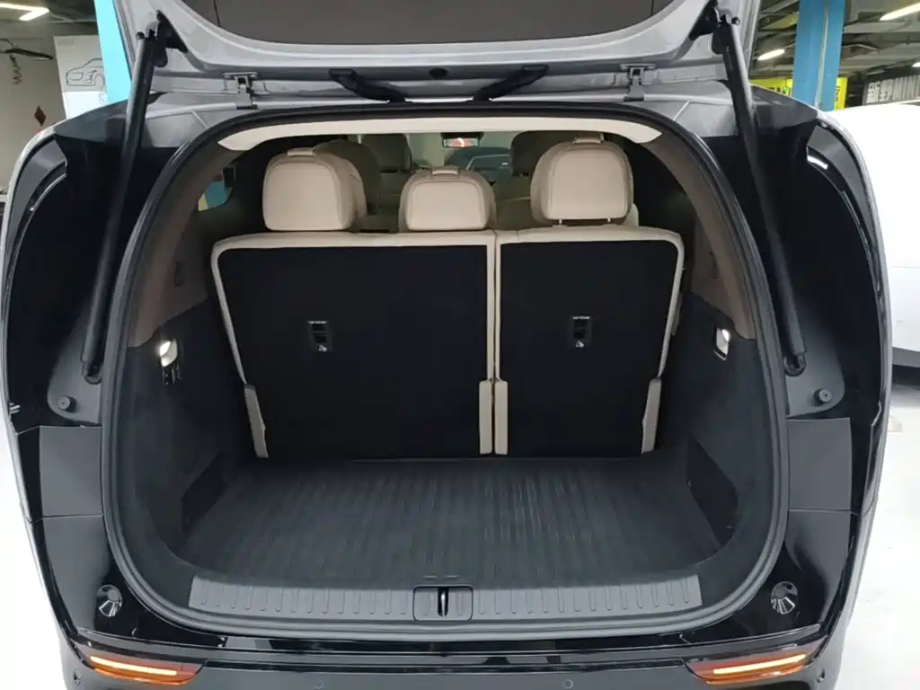 Li Auto Li MEGA — миниатюра 19