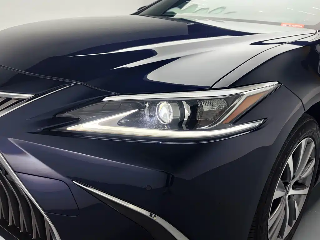 Lexus ES — миниатюра 12