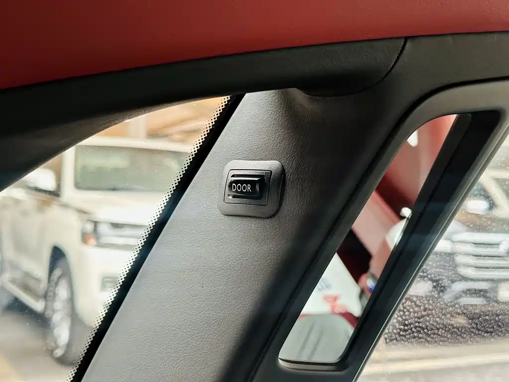 Rolls-Royce Ghost — миниатюра 12