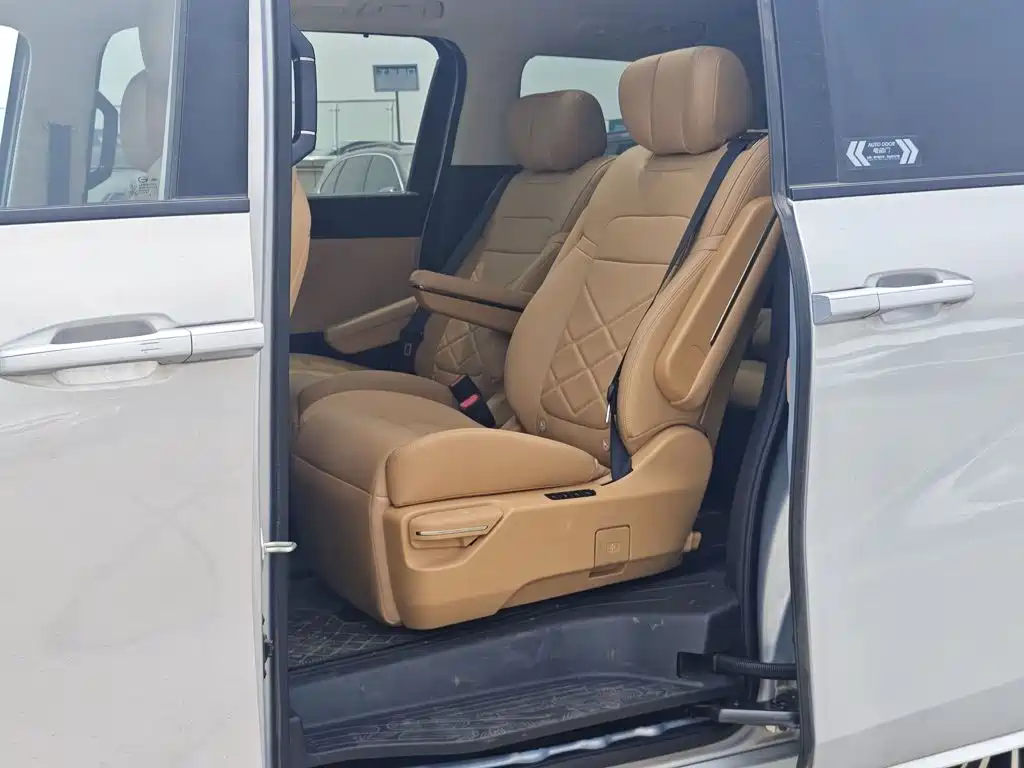 GAC Motor Trumpchi E8 PHEV — миниатюра 17