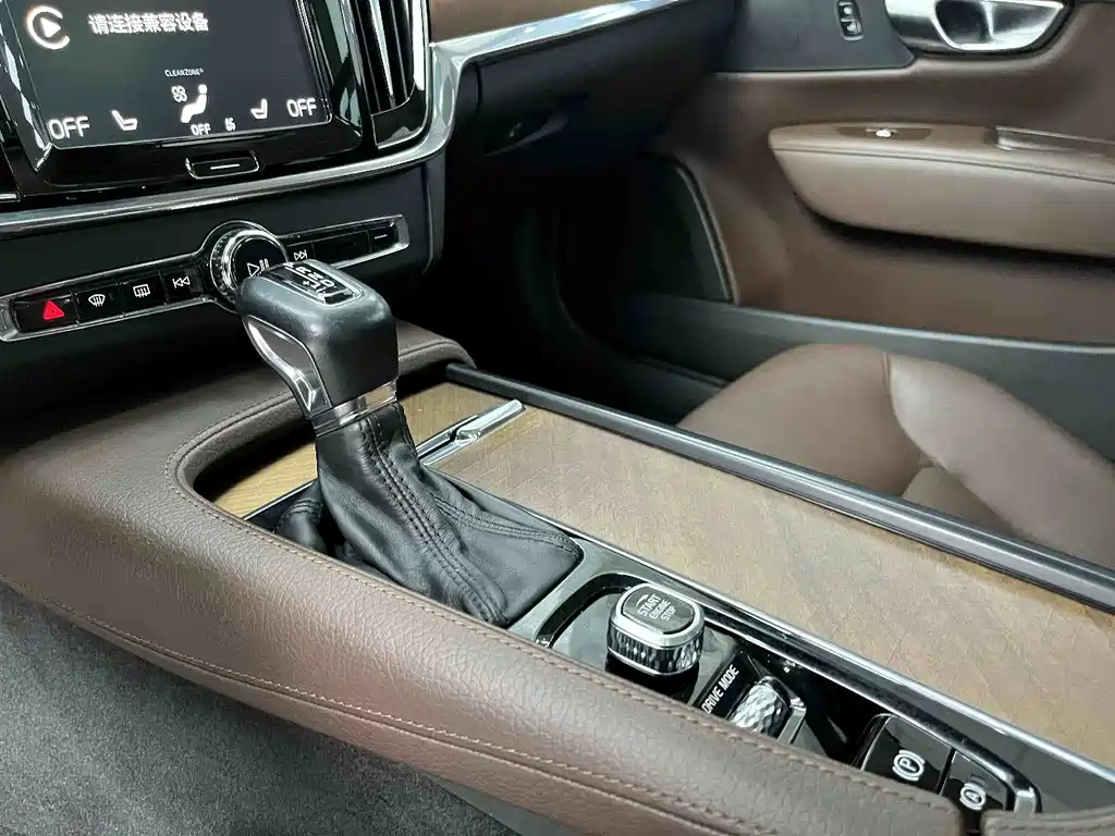 Volvo S90 — миниатюра 22