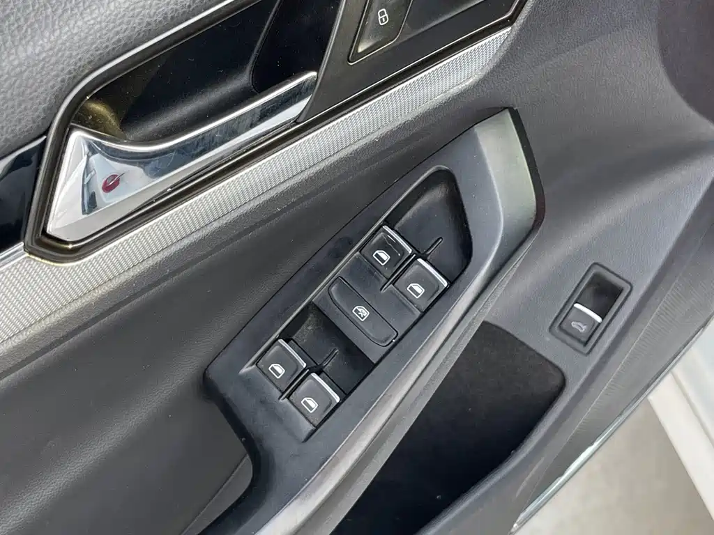 Volkswagen Sagitar — миниатюра 9