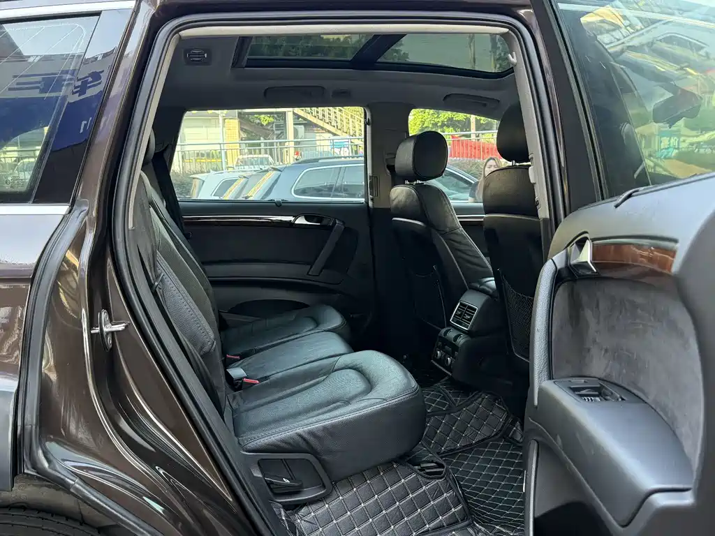 Audi Q7 — миниатюра 10