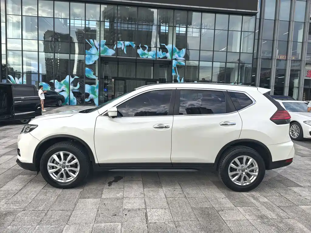 Nissan X-Trail — миниатюра 12