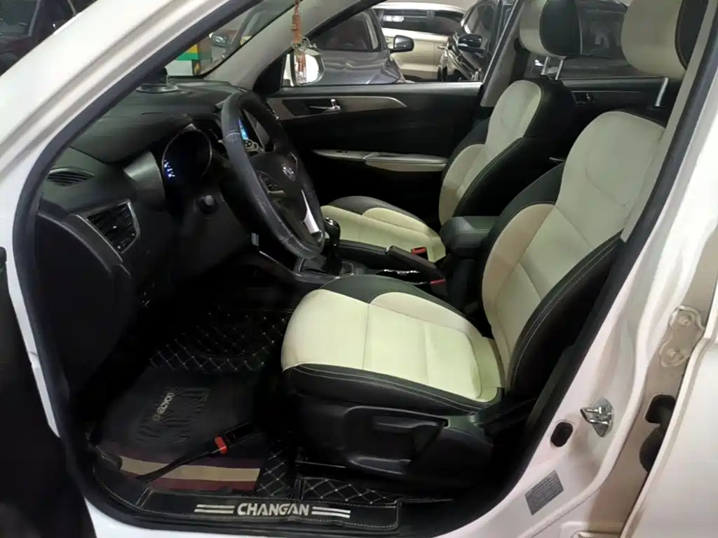 Changan CS35 — миниатюра 15