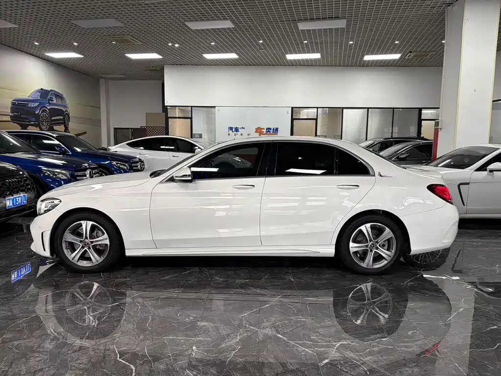 Mercedes-Benz C-Class — миниатюра 4