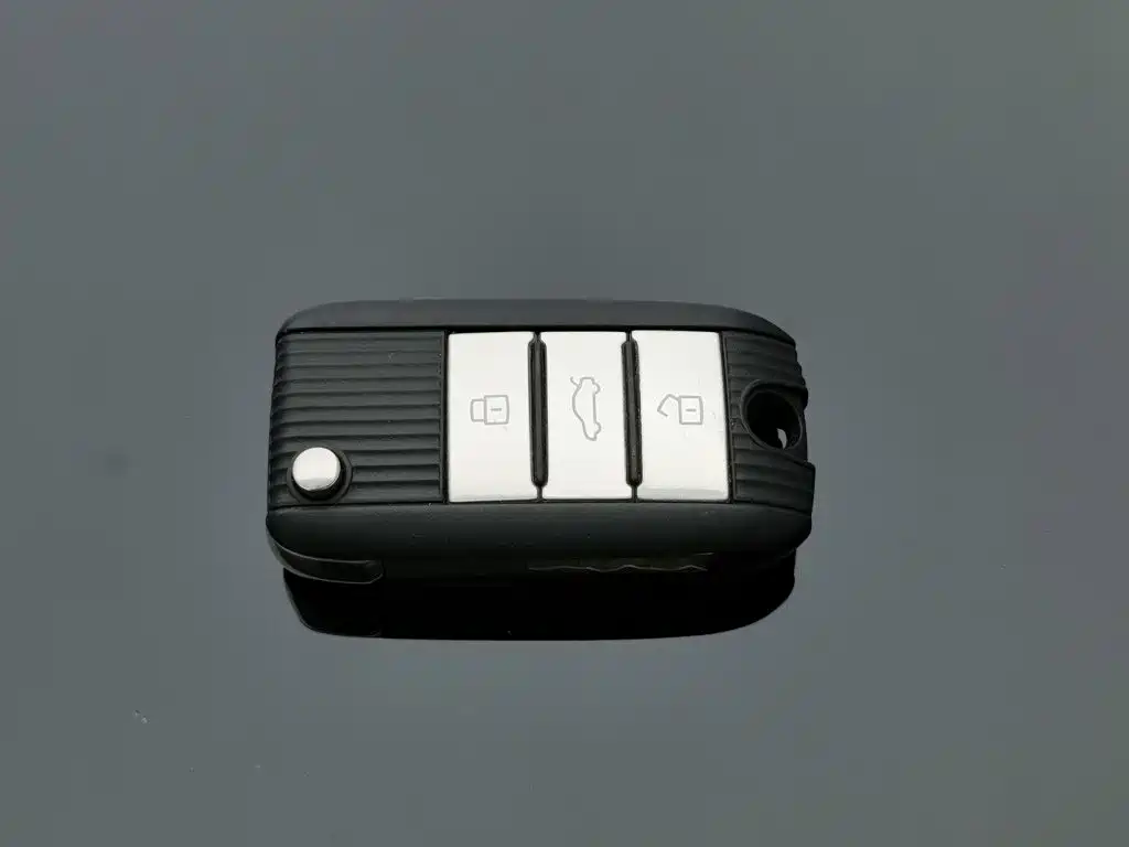 Roewe RX8 — миниатюра 19