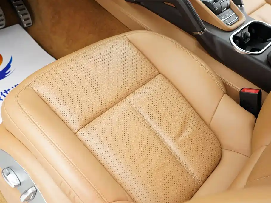 Porsche Cayenne — миниатюра 7