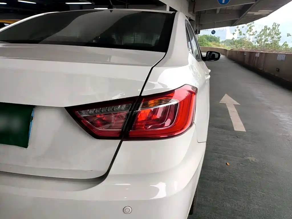 Changan Eado DT — миниатюра 8
