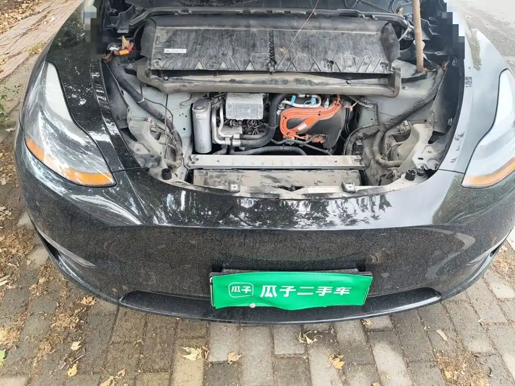 Tesla Model Y — миниатюра 21