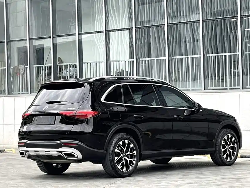 Mercedes-Benz GLC 2023 GLC 260 L 4MATIC 5 мест