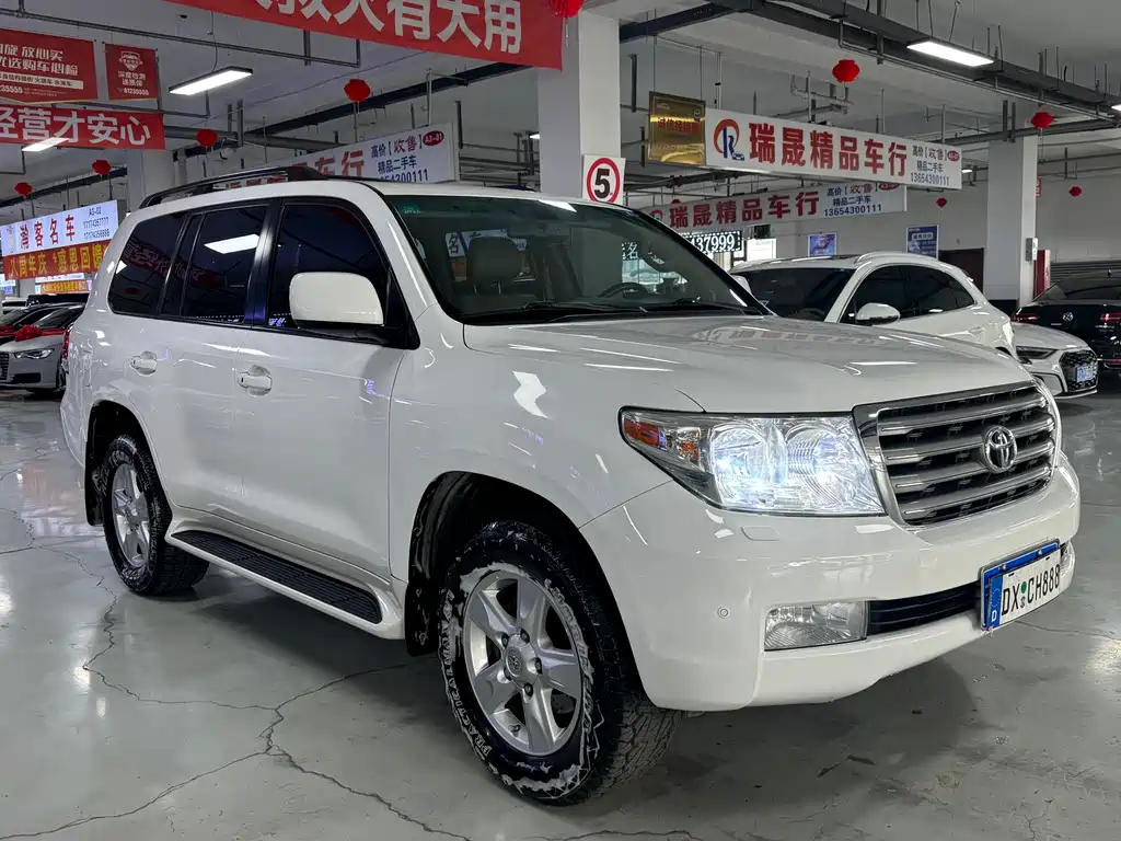 Toyota Land Cruiser 2010 5.7L