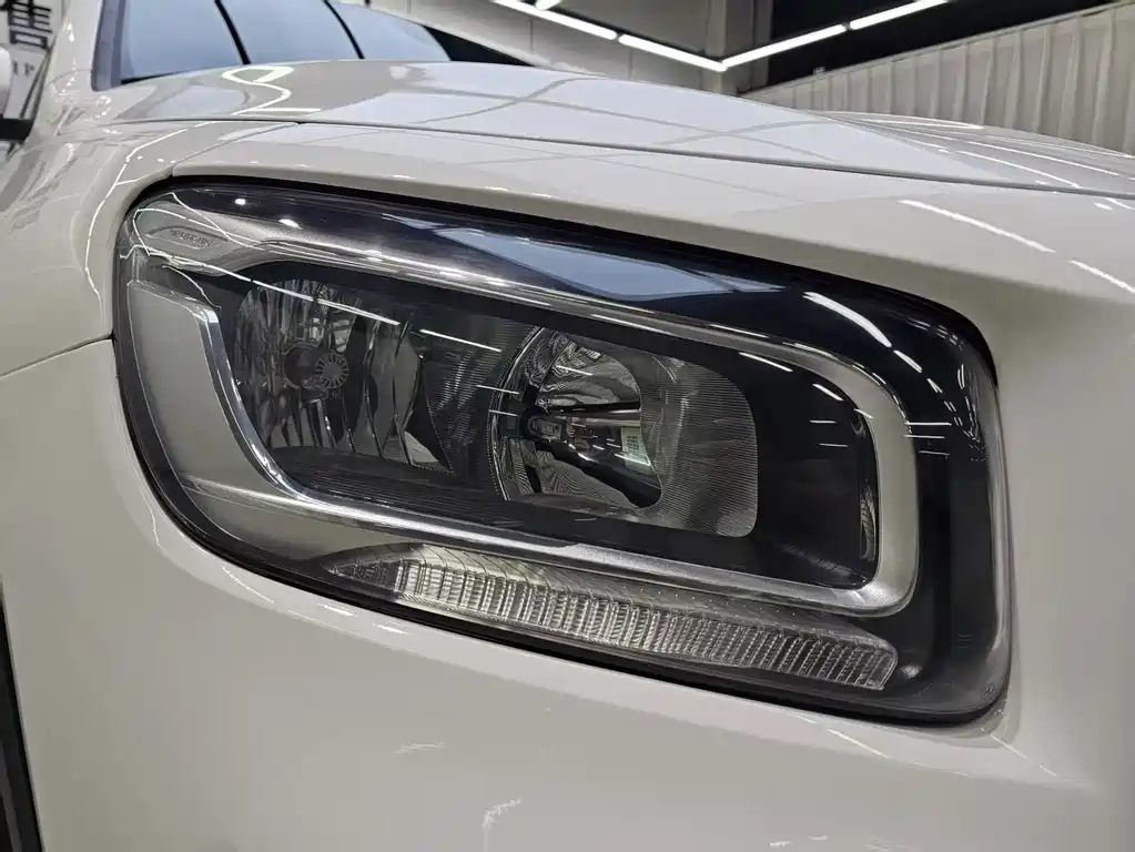 Mercedes-Benz GLB — миниатюра 11