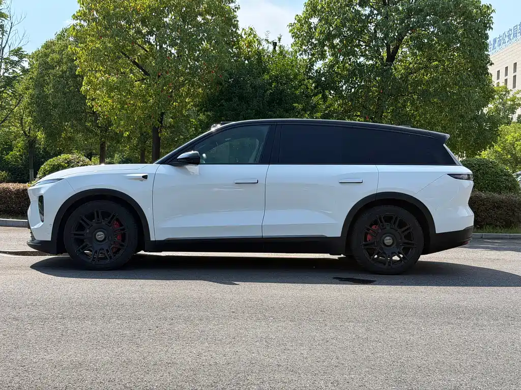 NIO ES8 2023 100kWh
