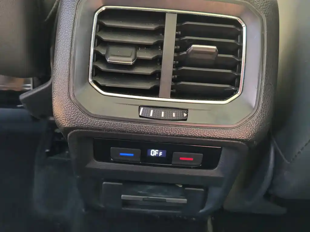 Volkswagen Tiguan L — миниатюра 15