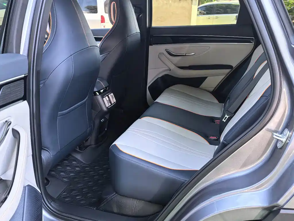 BYD PLUS New Energy — миниатюра 9