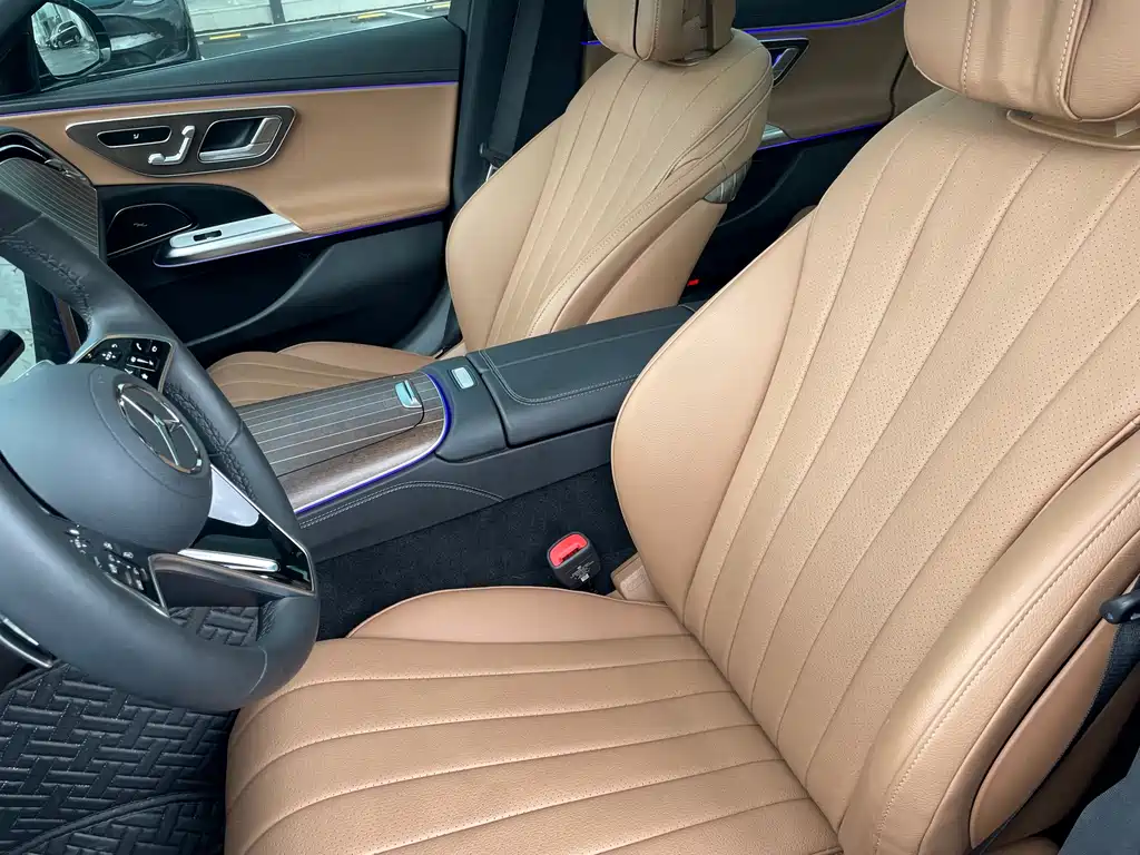 Mercedes-Benz E-Class — миниатюра 6