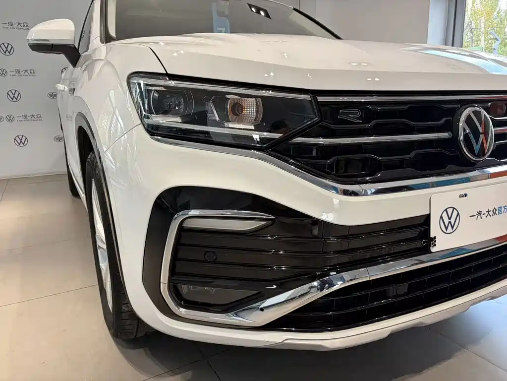Volkswagen X — миниатюра 12